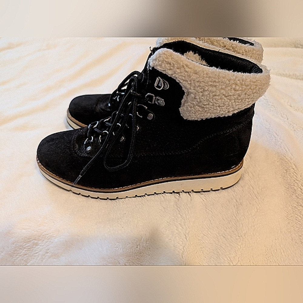 Black Lace Up Sherpa Wedge Boots